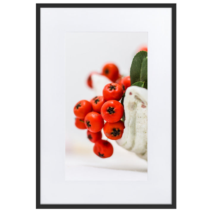 Poster mit Passepartout - Red Berries Schwarz / 61×91 cm artlia