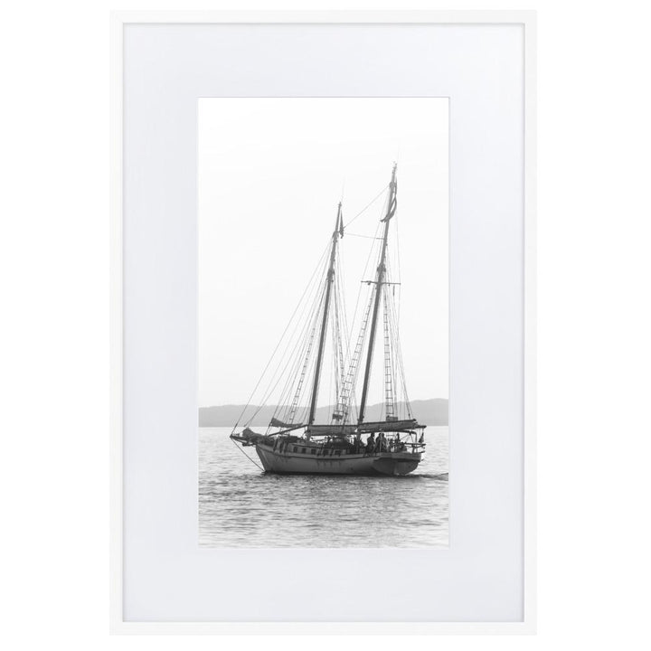ein Segelboot - Poster im Rahmen mit Passepartout artlia