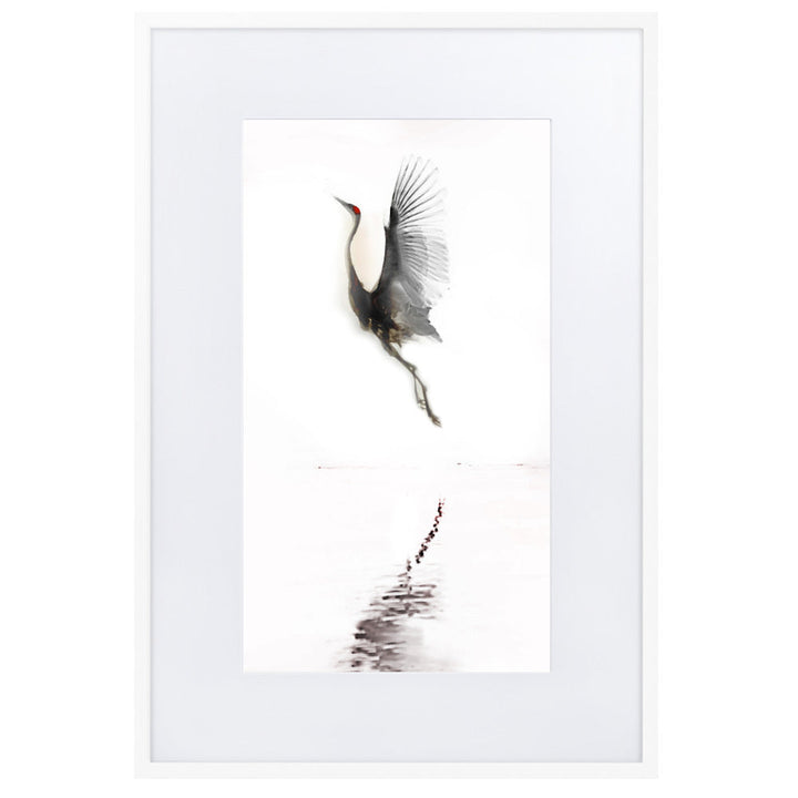 fliegender Kranich - Poster im Rahmen mit Passepartout Weiß / 61×91 cm artlia