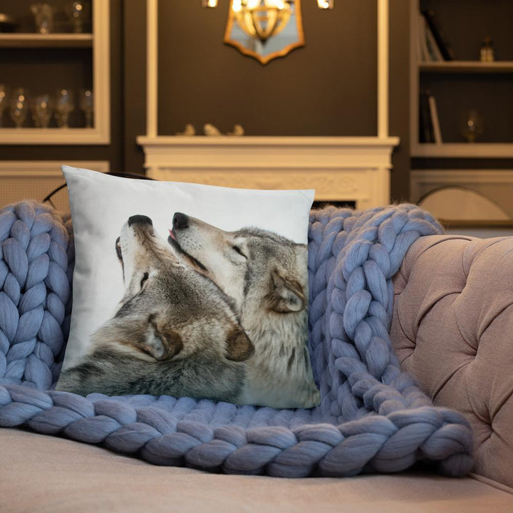 kuschelnde Wölfe - Kissen 46x46 cm / mit Füllung artlia