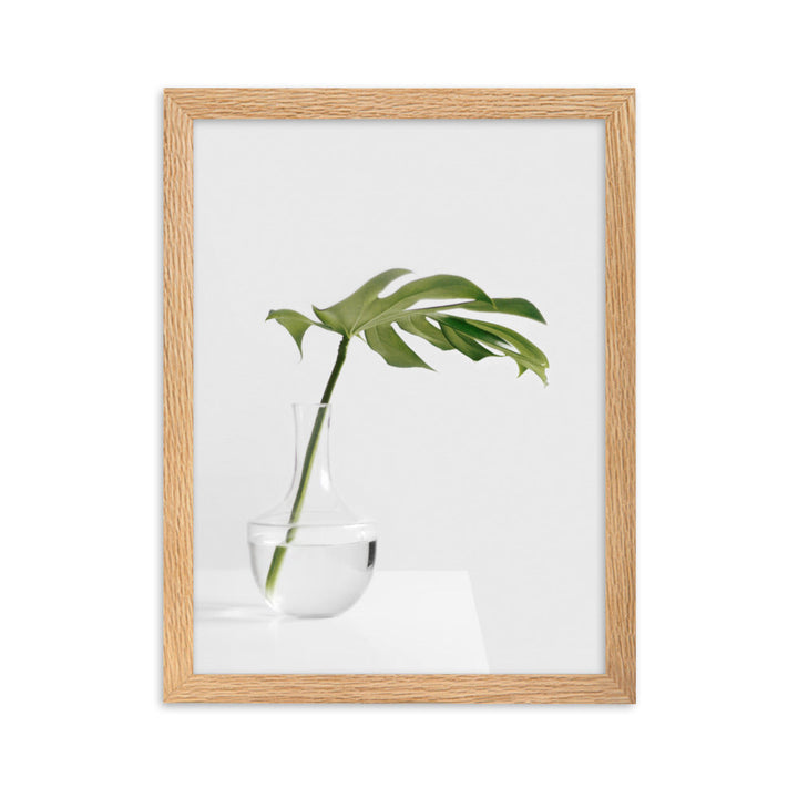 Palm in Vase - Poster im Rahmen Oak / 30×40 cm artlia