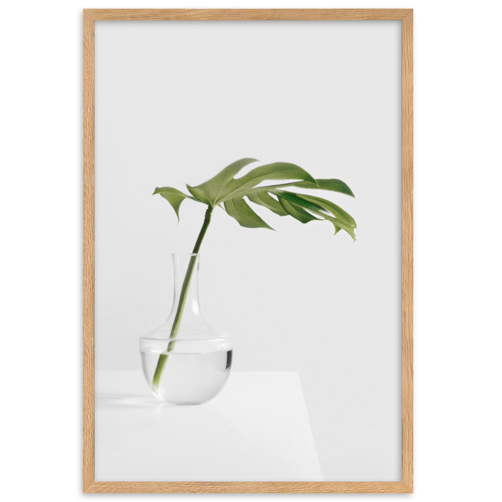Palm in Vase - Poster im Rahmen Oak / 61×91 cm artlia