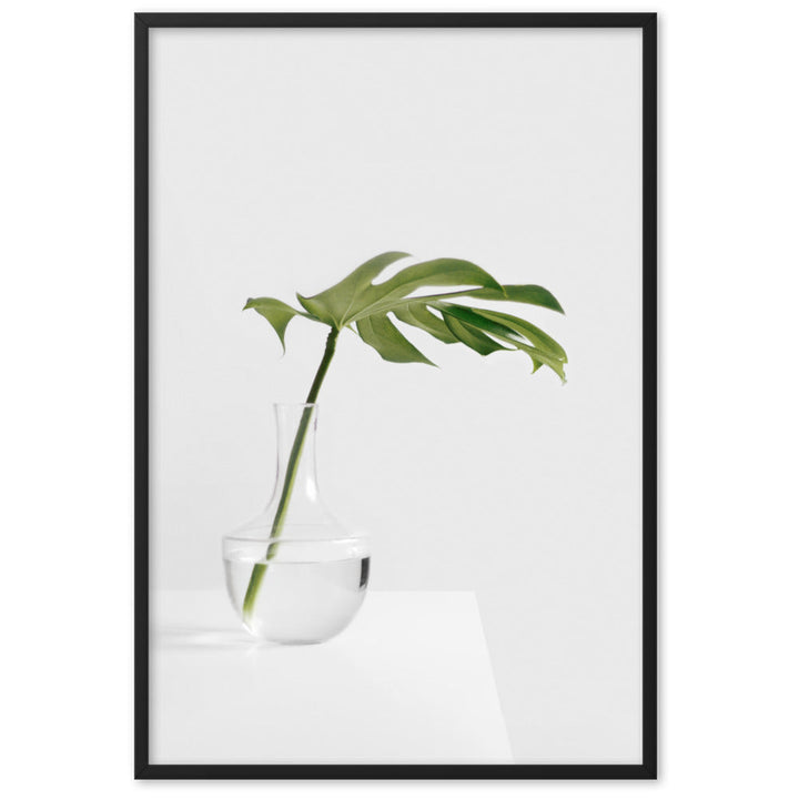Palm in Vase - Poster im Rahmen Schwarz / 61×91 cm artlia