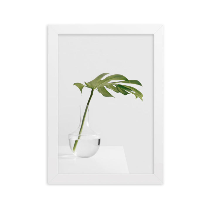 Palm in Vase - Poster im Rahmen Weiß / 21×30 cm artlia