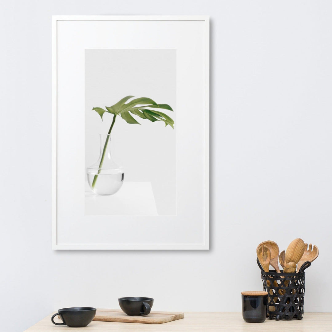 Palm in Vase - Poster im Rahmen mit Passepartout artlia
