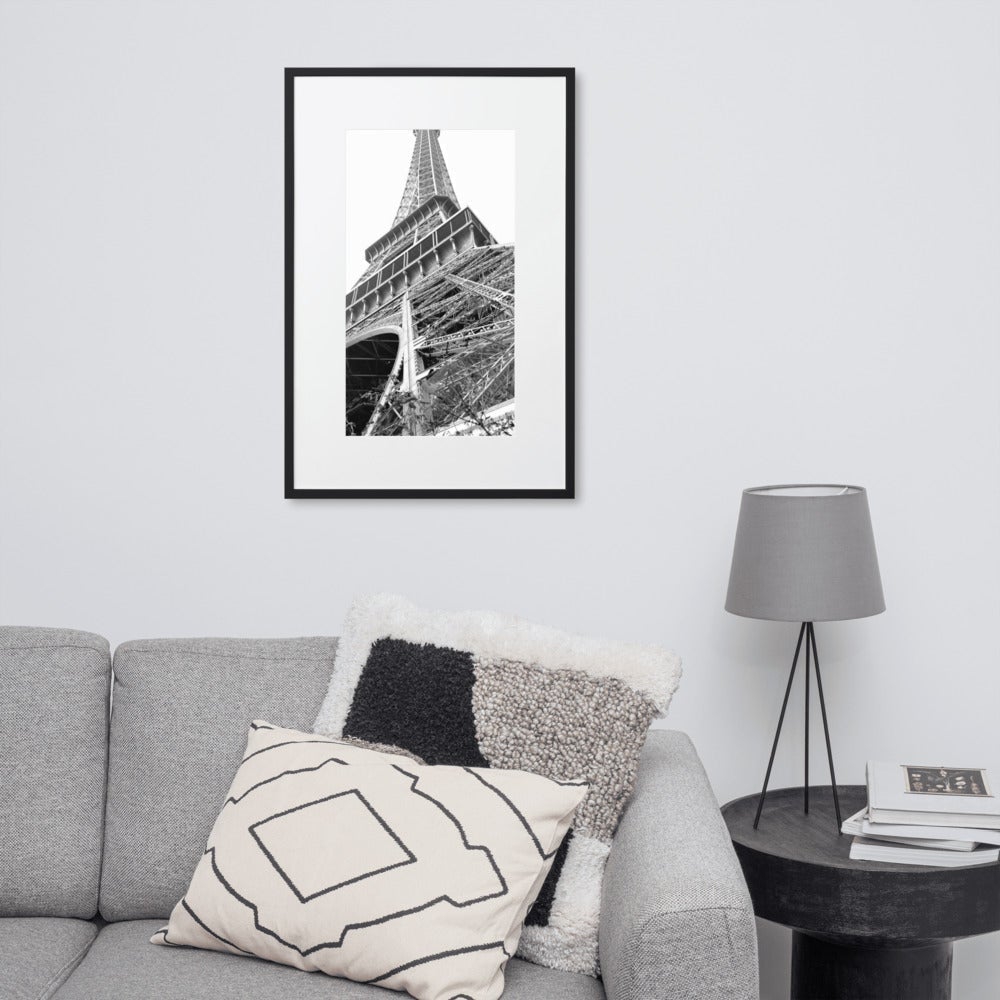 Paris Eiffel Tower - Poster im Rahmen mit Passepartout artlia