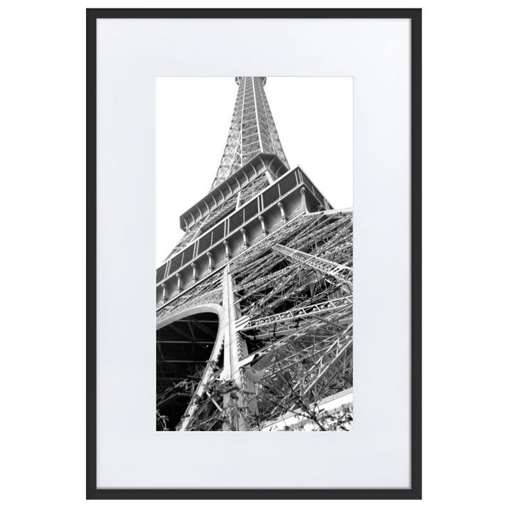 Paris Eiffel Tower - Poster im Rahmen mit Passepartout Schwarz / 61×91 cm artlia