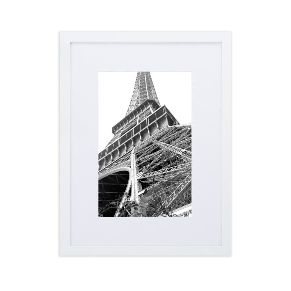 Paris Eiffel Tower - Poster im Rahmen mit Passepartout Weiß / 30×40 cm artlia