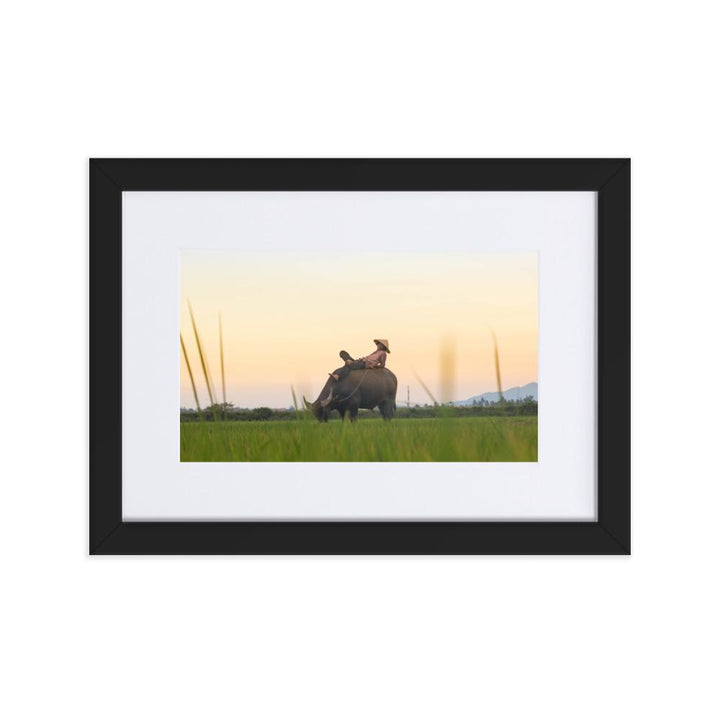 Peaceful Evening - Poster im Rahmen mit Passepartout Schwarz / 21×30 cm artlia