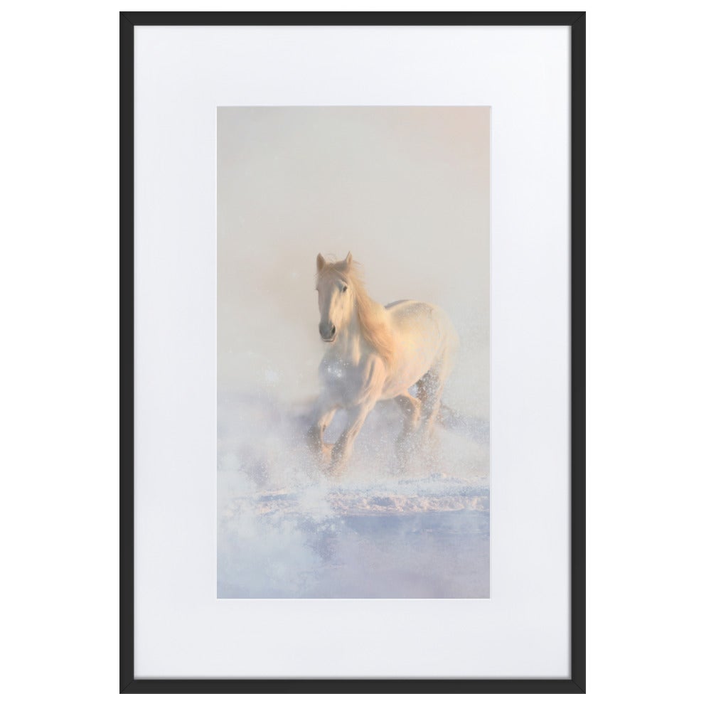 Pferd im Schnee - Poster im Rahmen mit Passepartout Schwarz / 61×91 cm artlia