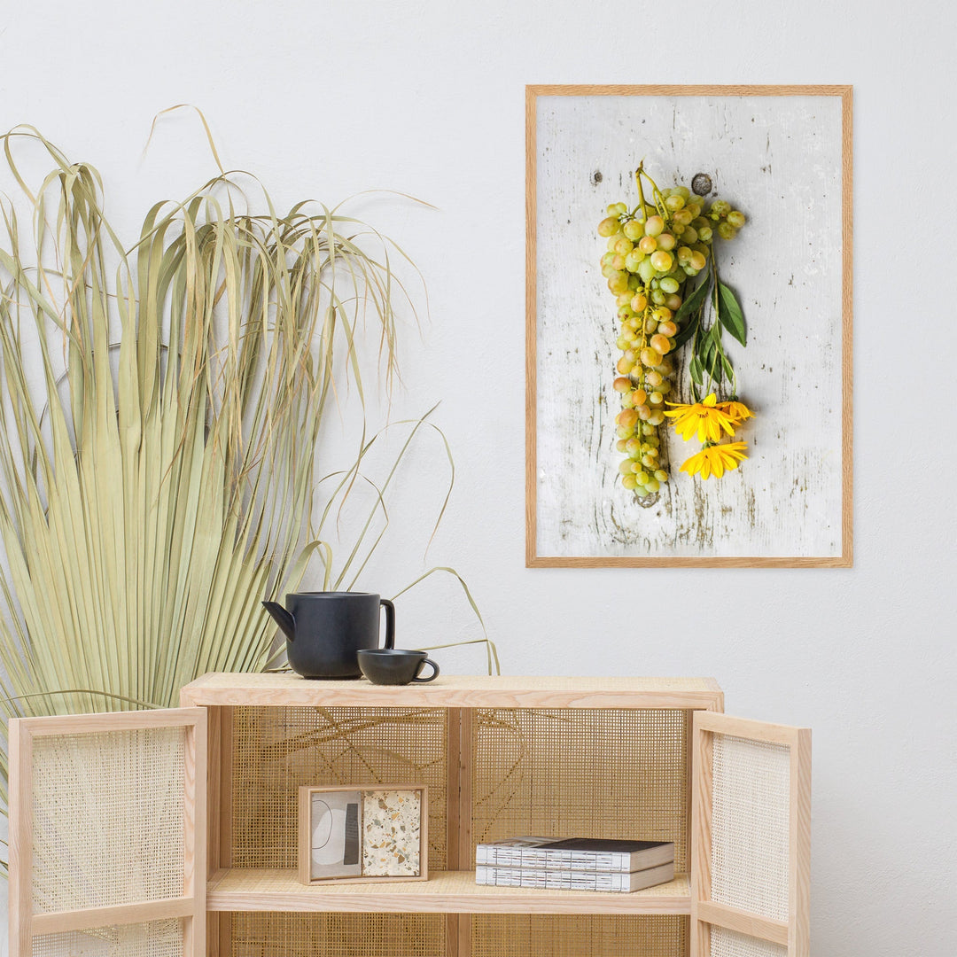 Poster mit Rahmen - Weintrauben und Blumen artlia
