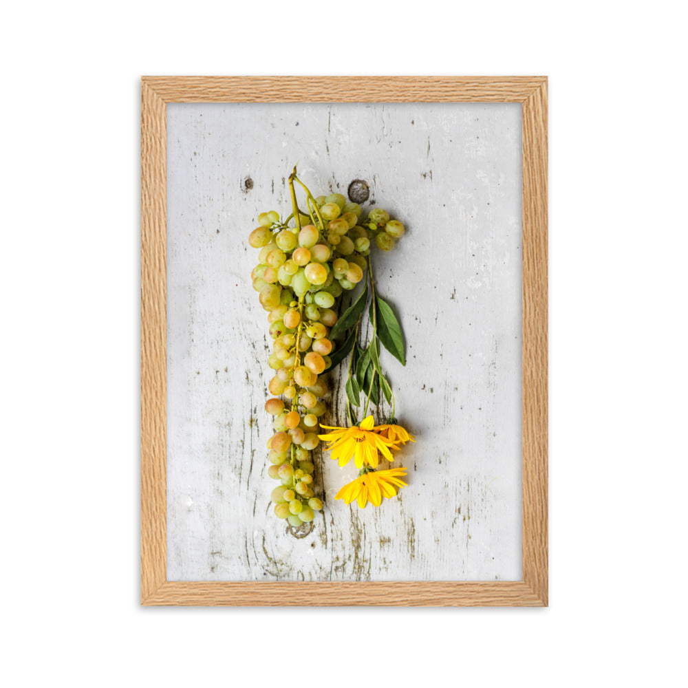 Poster mit Rahmen - Weintrauben und Blumen Oak / 30×40 cm artlia