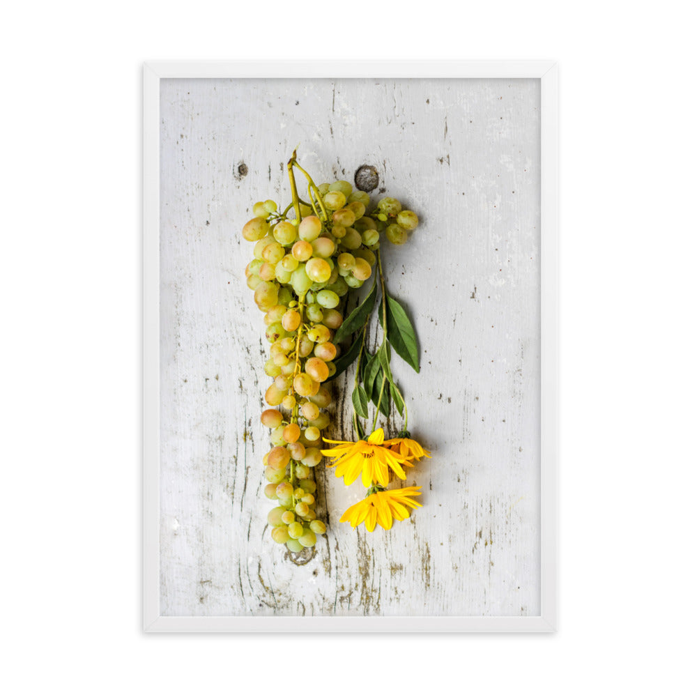 Poster mit Rahmen - Weintrauben und Blumen Weiß / 50×70 cm artlia