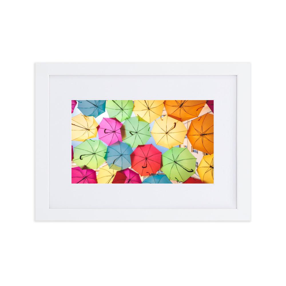 Regenbogenschirm - Poster im Rahmen mit Passepartout weiß / 21×30 cm artlia