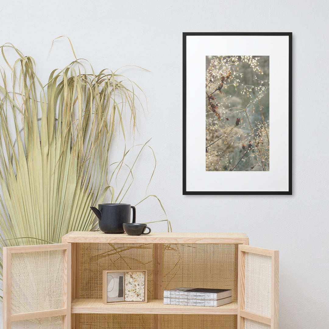 Winter Dews - Poster im Rahmen mit Passepartout artlia