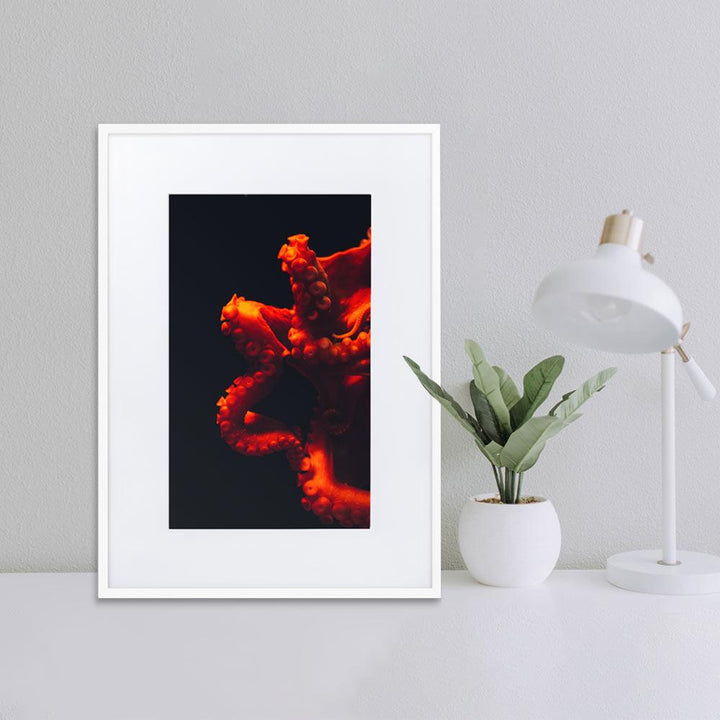 Wütender Oktopus - Poster im Rahmen mit Passepartout weiß / 21×30 cm artlia
