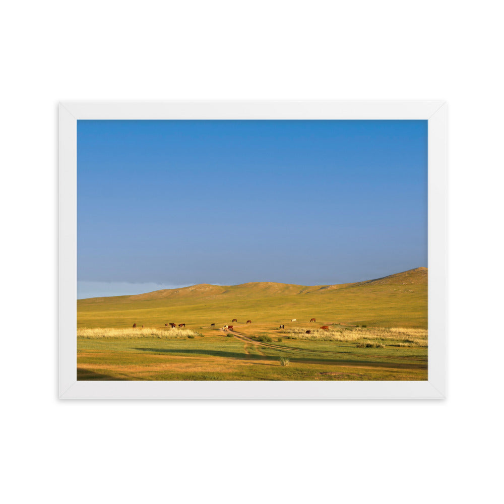 Poster mit Rahmen - Steppe on a calm morning, Mongolia Young Han Song Weiß / 30×40 cm artlia